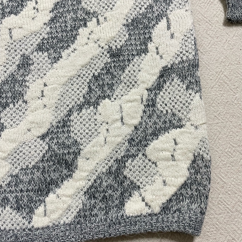 VTG 80s Alpine Grey White 3D Knit Jacquard Mock Neck Sweater L - Picture 2 of 5